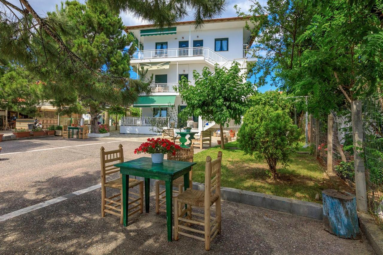 Agapitos Apartments Nikiti  Exterior photo