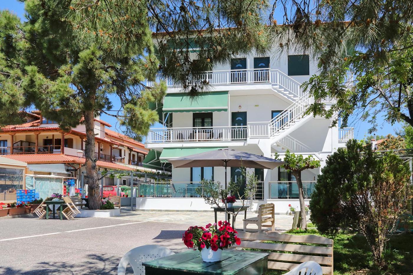 Agapitos Apartments Nikiti  Exterior photo